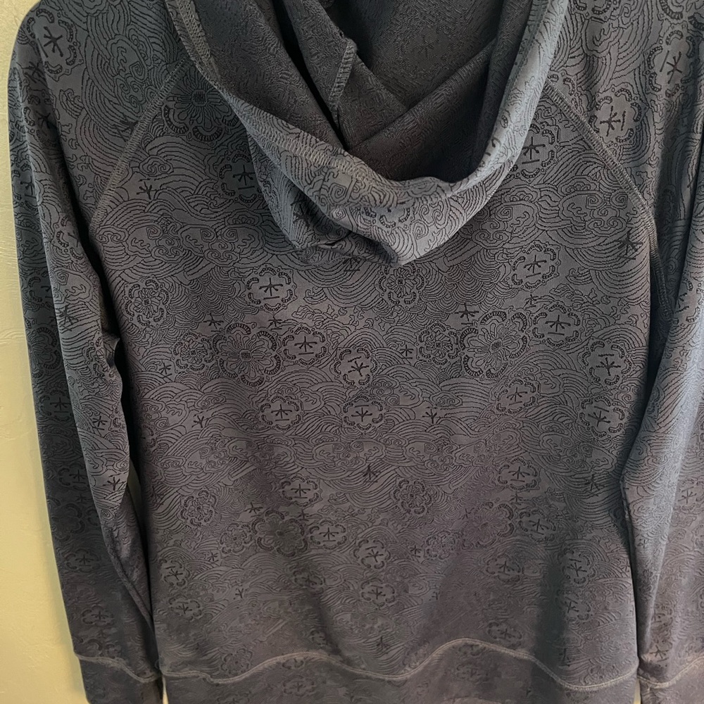 Light Hooded Pattern Jacket - image 4